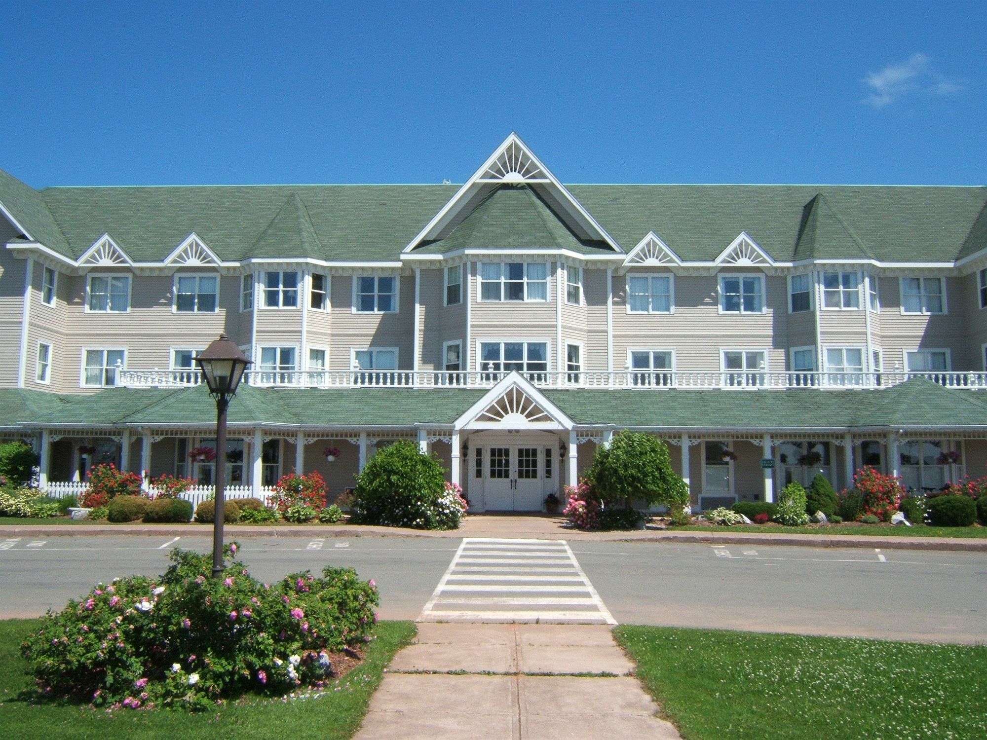 The Loyalist Country Inn & Conference Centre Summerside Exterior photo